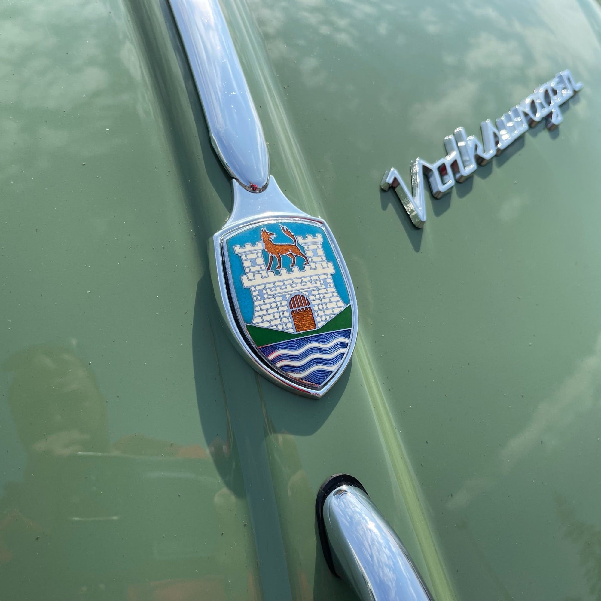 Hood Badge Crests