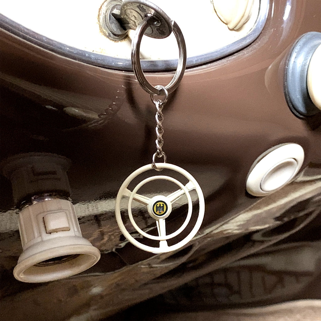 1948-58 Petri 3 Spoke Beige Banjo Steering Wheel Keychain - Deutschland Eagle